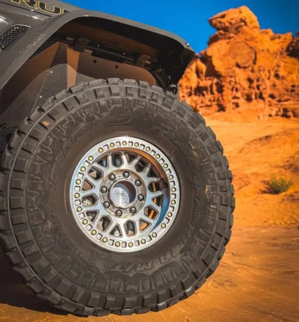 Race Inspired 8 Lug Hub Cap